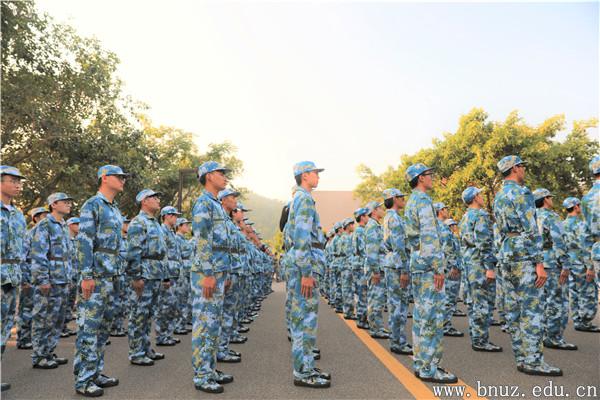 北京師范大學珠海分校2017級學生軍訓正如火如荼開展