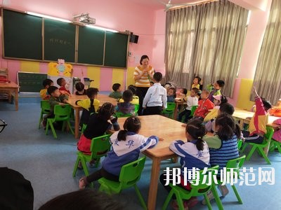 云南2021年幼師學(xué)校畢業(yè)是什么文憑